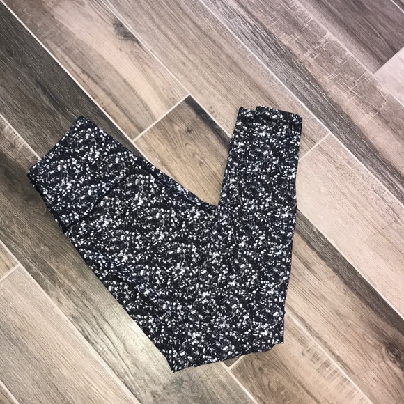 Lululemon  Wunder Under Hi Rise Leggings sz 8 - Picture 2 of 4